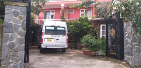 Tr��ng Non House